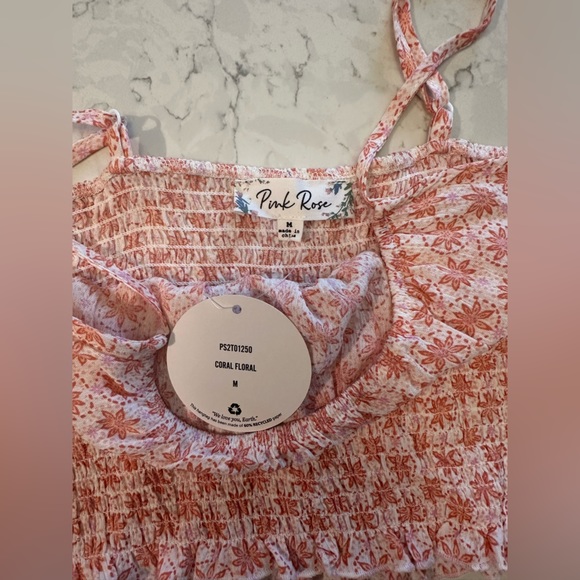 🥰 2/$25 Bundle of 2 crop tops - Picture 4 of 11